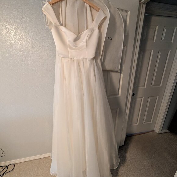 Scout Bridal Mystic Wedding Dress with Veil included sz2 - Picture 5 of 9